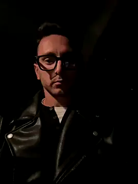 Snapshot of masterboss_ chatting on October 5, 9:13 pm masterboss  online show from October 5, 9:13 pm