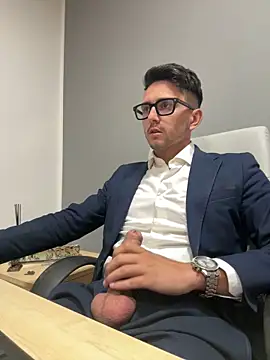 Snapshot of masterboss_ chatting on October 6, 11:29 am masterboss  online show from October 6, 11:29 am