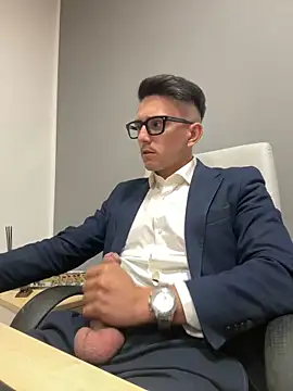 Snapshot of masterboss_ chatting on October 8, 11:41 am masterboss  online show from October 8, 11:41 am