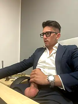 Snapshot of masterboss_ chatting on October 13, 11:32 am masterboss  online show from October 13, 11:32 am