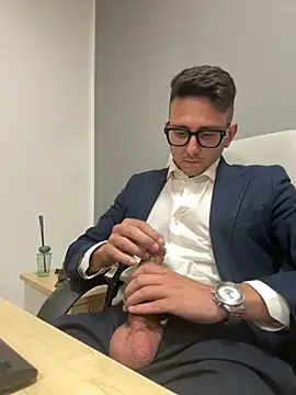 Snapshot of masterboss_ chatting on October 28, 2:20 pm masterboss  online show from October 28, 2:20 pm