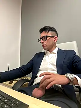 Snapshot of masterboss_ chatting on October 30, 1:12 pm masterboss  online show from October 30, 1:12 pm