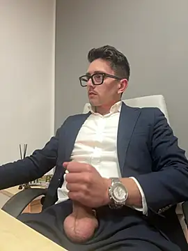 Snapshot of masterboss_ chatting on February 3, 1:05 pm masterboss online show from February 3, 1:05 pm