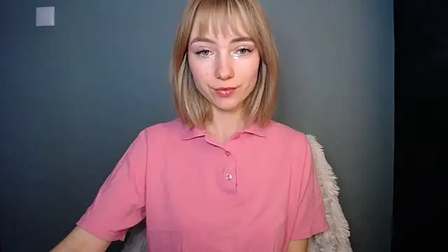 LuciaYoung online show from February 13, 1:18 pm