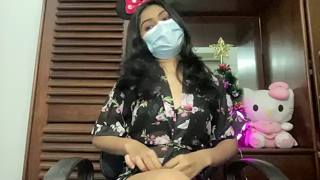 Snapshot of Princess_Lily chatting on December 5, 1:06 pm Princess Lily online show from December 5, 1:06 pm