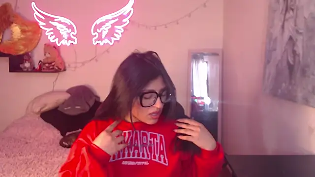 MissDennise online show from March 2, 5:25 pm