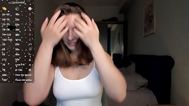 Snapshot of ThreeshaWhite chatting on February 14, 5:15 am ThreeshaWhite online show from February 14, 5:15 am