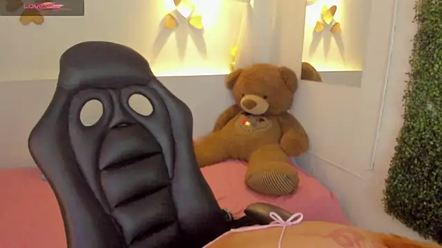 Abby Mae  online show from March 17, 7:50 pm