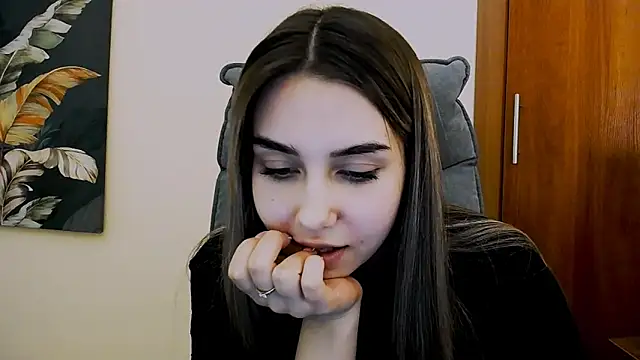 Lili magic online show from March 13, 5:18 pm