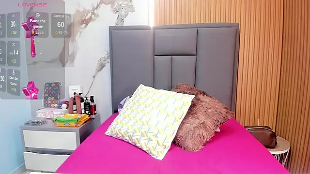 Snapshot of CINTYLOVELY chatting on September 30, 7:41 pm CINTYLOVELY online show from September 30, 7:41 pm