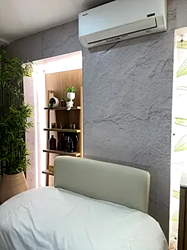 LIAH IZUMI online show from October 11, 10:47 am