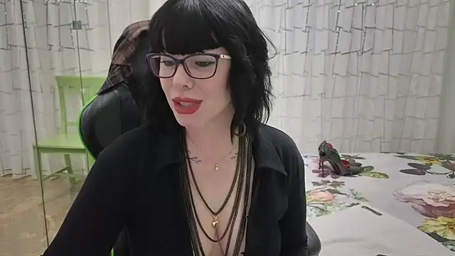 Snapshot of __Nina chatting on March 3, 1:06 pm Nina online show from March 3, 1:06 pm