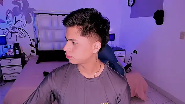 Niicky1  online show from December 29, 8:48 pm