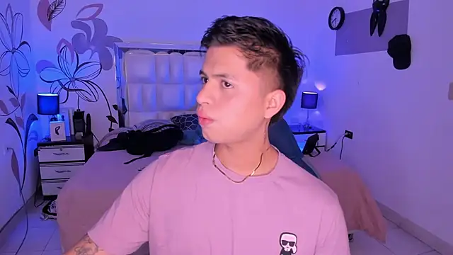 Niicky1  online show from February 2, 8:30 pm