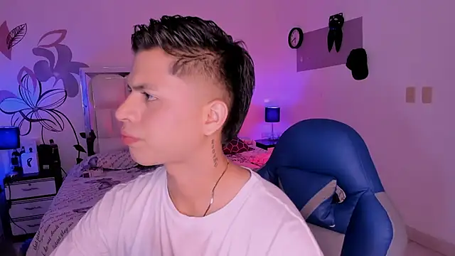 Niicky1  online show from February 18, 9:31 pm