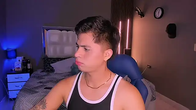 Niicky1  online show from March 12, 9:03 pm