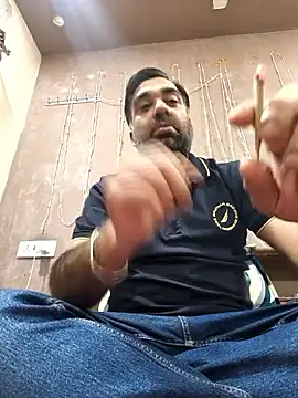 Snapshot of lund_lol chatting on March 7, 10:23 am lund lol online show from March 7, 10:23 am