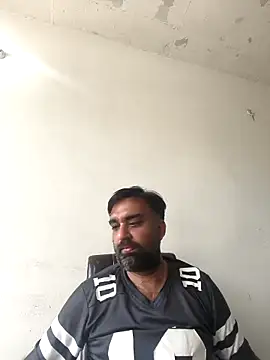 Snapshot of lund_lol chatting on March 10, 9:36 am lund lol online show from March 10, 9:36 am