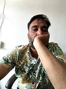 Snapshot of lund_lol chatting on March 27, 6:52 am lund lol online show from March 27, 6:52 am