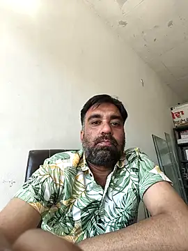 Snapshot of lund_lol chatting on March 27, 8:26 am lund lol online show from March 27, 8:26 am