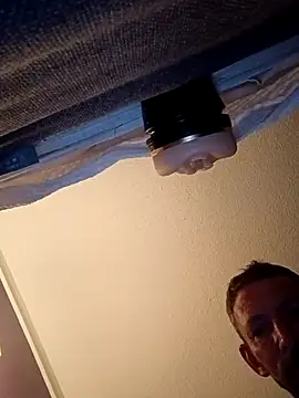 Snapshot of Treemandude chatting on November 9, 10:24 am Treemandude online show from November 9, 10:24 am