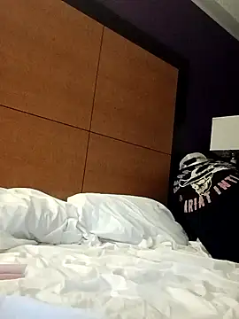 Snapshot of Treemandude chatting on November 12, 7:42 am Treemandude online show from November 12, 7:42 am