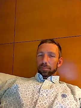 Snapshot of Treemandude chatting on November 16, 1:44 am Treemandude online show from November 16, 1:44 am