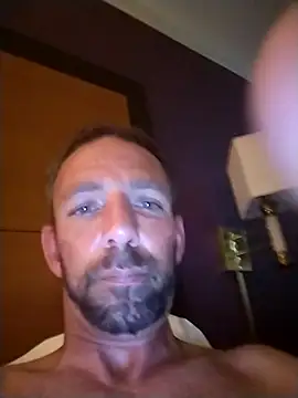 Snapshot of Treemandude chatting on November 25, 5:02 pm Treemandude online show from November 25, 5:02 pm