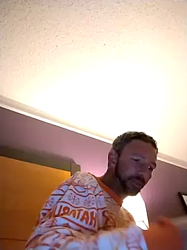 Snapshot of Treemandude chatting on November 30, 4:11 pm Treemandude online show from November 30, 4:11 pm