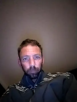 Snapshot of Treemandude chatting on December 2, 3:51 pm Treemandude online show from December 2, 3:51 pm