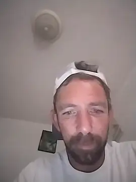 Snapshot of Treemandude chatting on January 11, 4:34 pm Treemandude online show from January 11, 4:34 pm