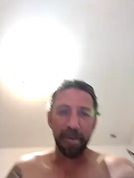 Snapshot of Treemandude chatting on January 13, 1:33 am Treemandude online show from January 13, 1:33 am