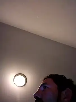 Snapshot of Treemandude chatting on January 19, 12:36 am Treemandude online show from January 19, 12:36 am