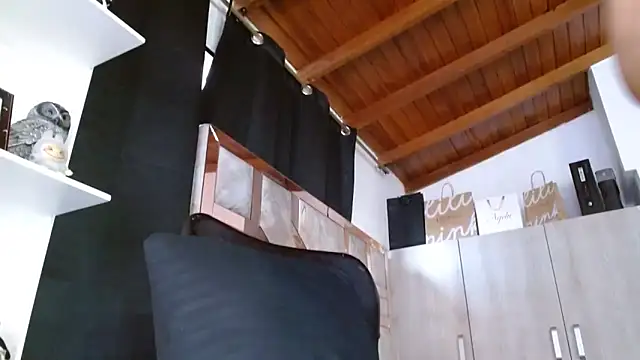 CONNY BENSS online show from October 6, 7:55 pm