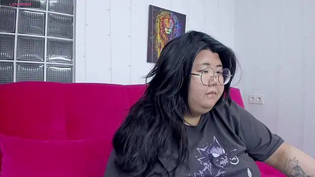 Nadine asian online show from October 19, 8:15 am