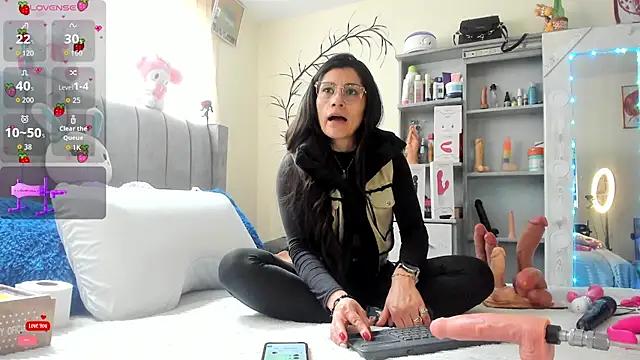 Rapunzeell  online show from February 5, 7:40 pm