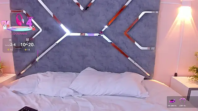 LucciaPorter online show from November 3, 8:32 pm