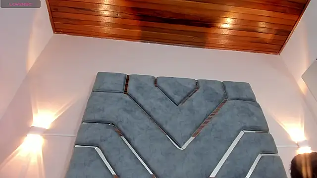 Snapshot of LucciaPorter chatting on February 19, 1:18 pm LucciaPorter online show from February 19, 1:18 pm