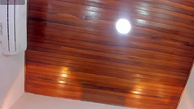 Snapshot of LucciaPorter chatting on March 10, 1:49 pm LucciaPorter online show from March 10, 1:49 pm