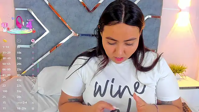 Snapshot of LucciaPorter chatting on March 16, 1:37 pm LucciaPorter online show from March 16, 1:37 pm