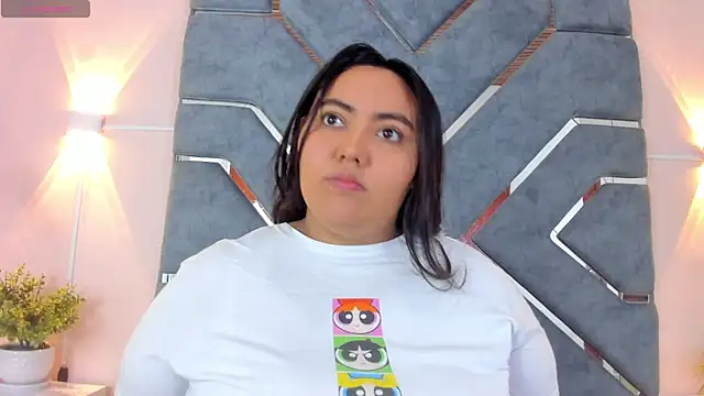 Snapshot of LucciaPorter chatting on March 20, 1:38 pm LucciaPorter online show from March 20, 1:38 pm