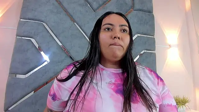 Snapshot of LucciaPorter chatting on March 31, 1:55 pm LucciaPorter online show from March 31, 1:55 pm