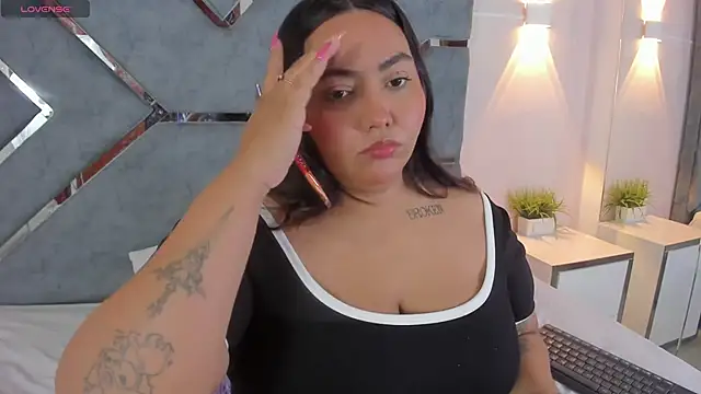 LucciaPorter online show from May 13, 1:52 pm