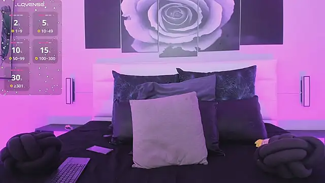 isabella simons online show from December 20, 2:40 am