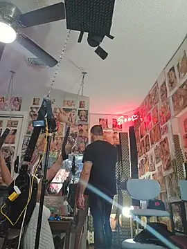 Snapshot of luvs2cumm69 chatting on November 1, 12:51 pm luvs2cumm69 online show from November 1, 12:51 pm