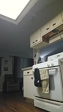 luvs2cumm69 online show from November 26, 12:22 am