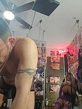 luvs2cumm69 online show from May 11, 5:24 am
