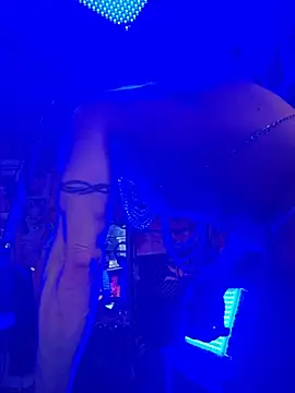 luvs2cumm69 online show from May 14, 11:44 pm