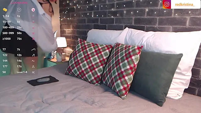 Snapshot of KristinaGrant chatting on December 6, 9:32 am KristinaGrant online show from December 6, 9:32 am