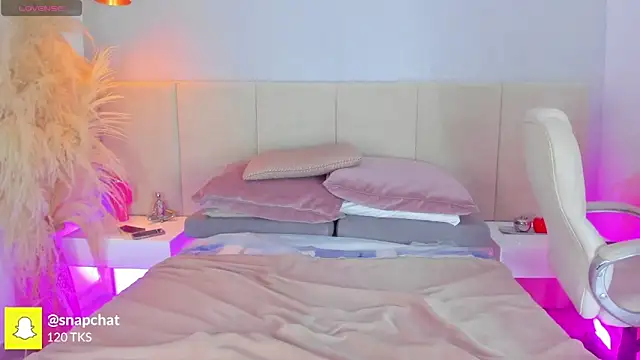 sofia pamela online show from November 11, 7:25 pm